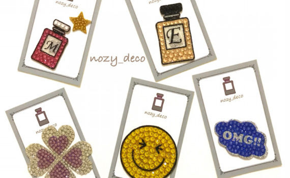 携帯デコに貼って剥がせるステッカー